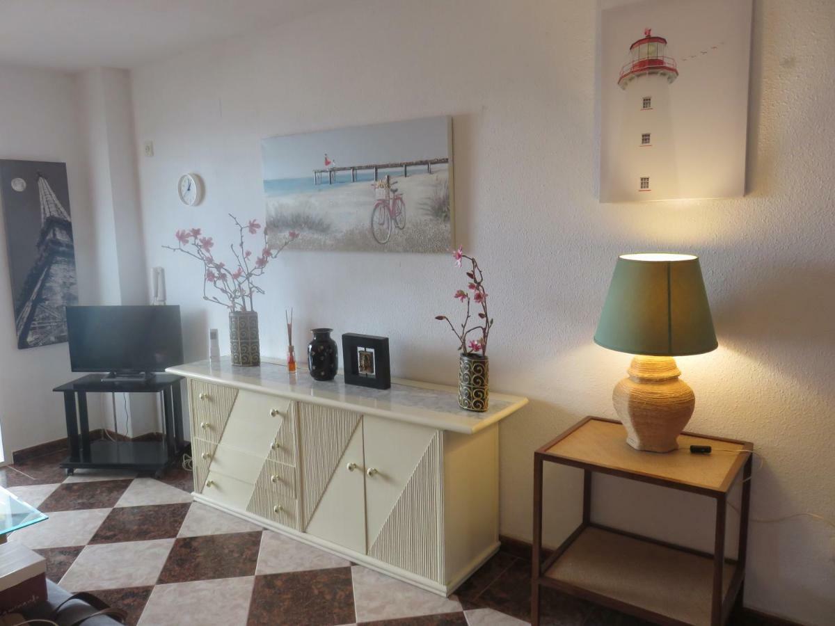 Апартаменты Apartamento Carihuela Playa Торремолинос Экстерьер фото